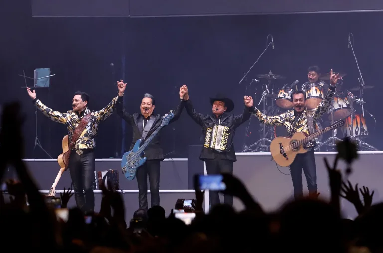 los-tigres-del-norte-2023-billboard-espanol-1548
