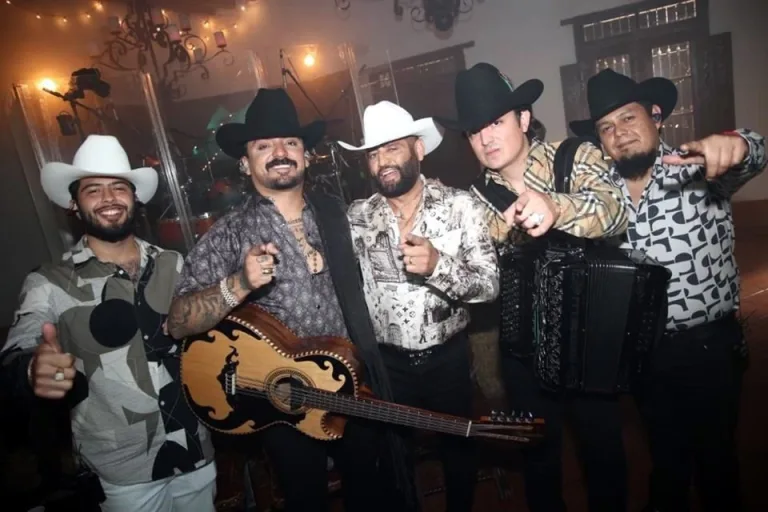 Pancho Barraza y Los Dos Carnales