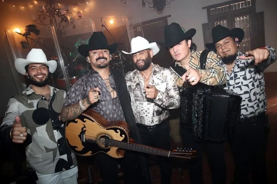 Pancho Barraza y Los Dos Carnales