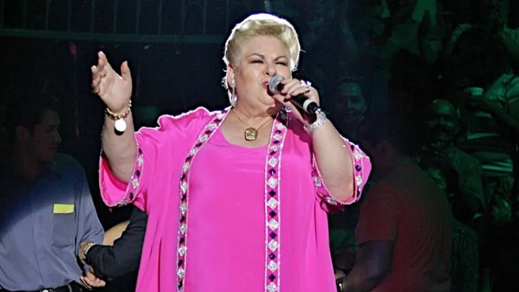 Paquita la del Barrio en concierto recordada a un año de su muerte
