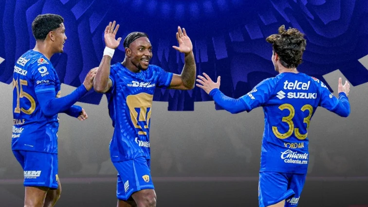 Álvaro Angulo celebra uno de sus goles en la victoria de Pumas ante Rayados Clausura 2026