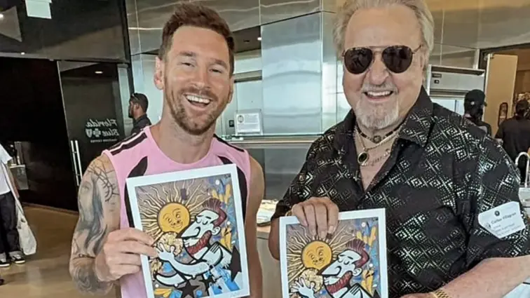Lionel Messi abrazando a Carlos Villagrán Kiko durante un emotivo encuentro en Miami