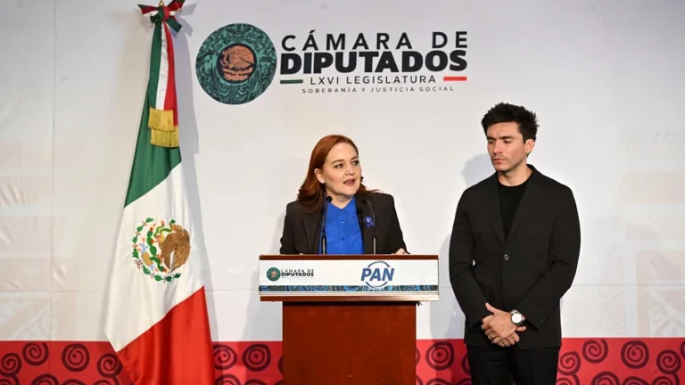 Annia Gómez y Alex Moreno presentan iniciativa relacionada con narcocorridos y apología del delito.