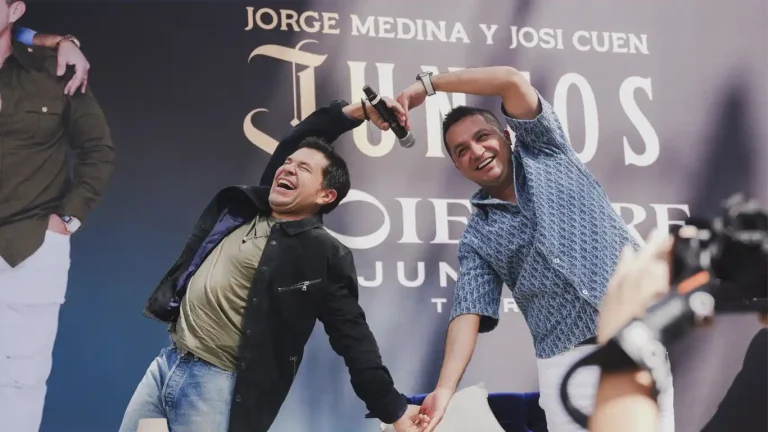 Jorge Medina y Josi Cuen en imagen promocional de su concierto Siempre Juntos Tour del 13 de febrero de 2027 en la Plaza de Toros México.